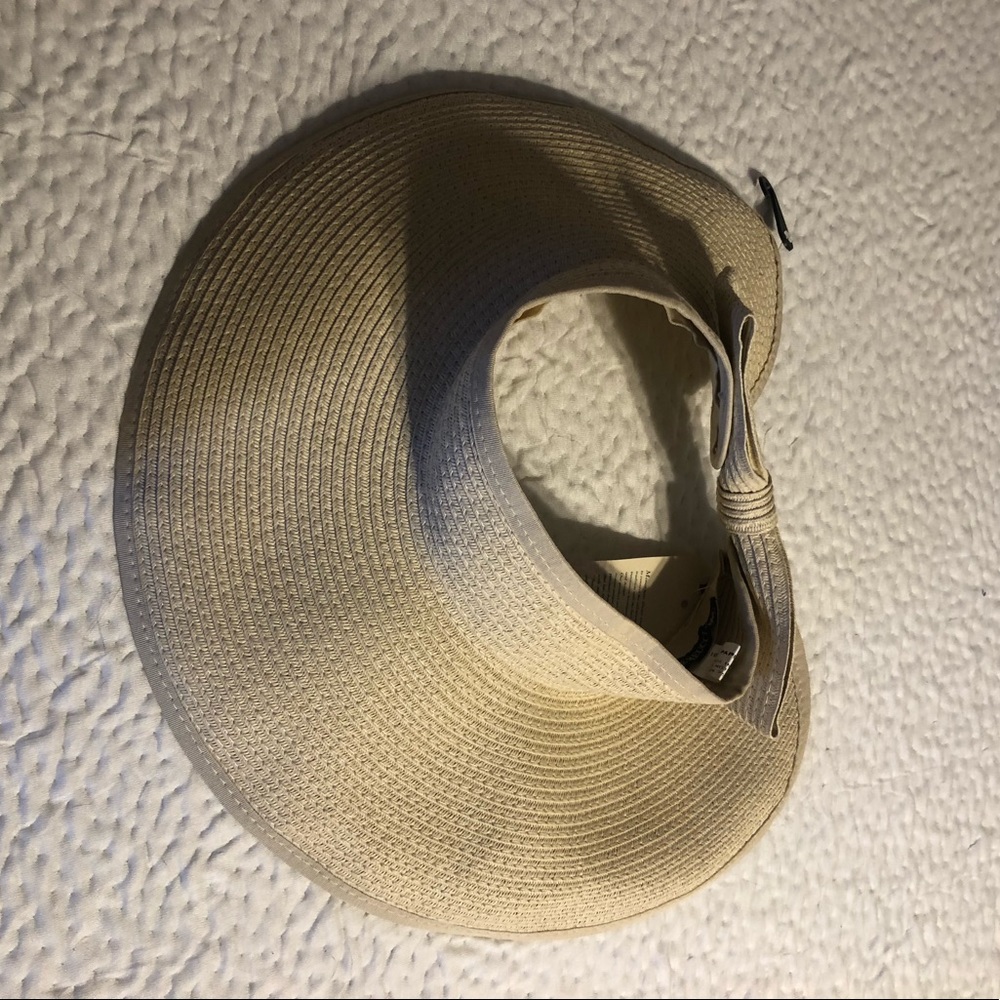 NWT Adjustable Messy Bun Sunhat